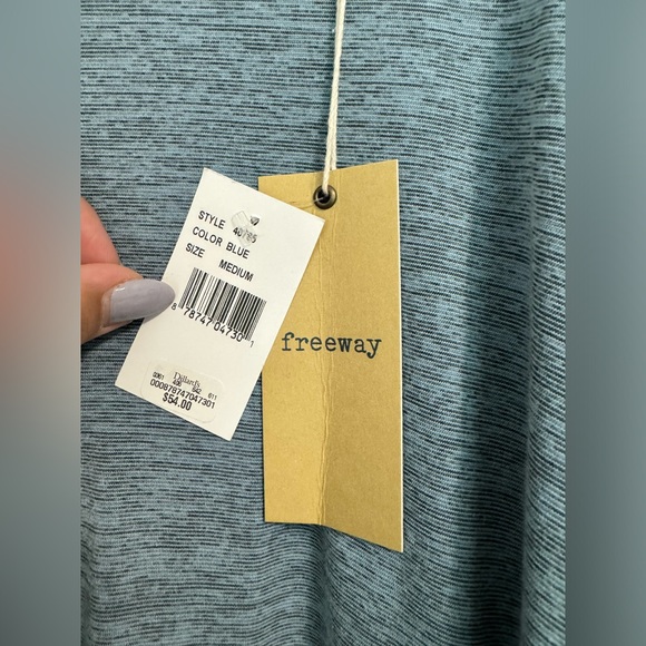 NWT Freeway Shoulder Cut Top - Picture 2 of 5